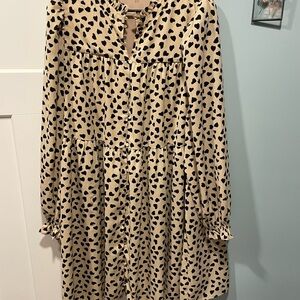 Dotted button detail dress - black & tan